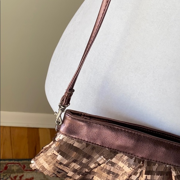 Beautiful Target Crossbody - Picture 3 of 4